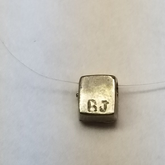 ✅1026I Unbranded Illusion Necklace with Clear Crystal in Silver Tone Metal - Picture 5 of 9